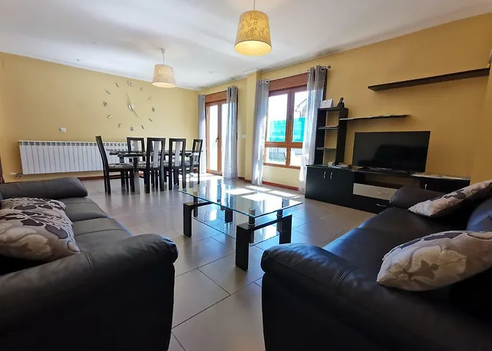 別荘 Casa Baixo O Castelo