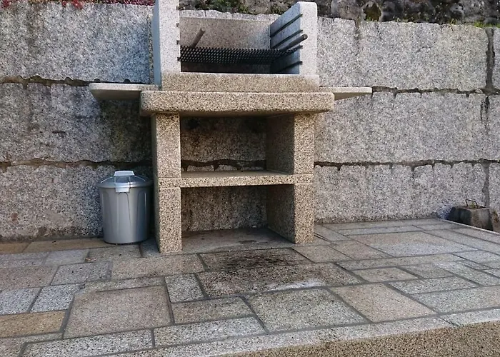 別荘 Casa Baixo O Castelo